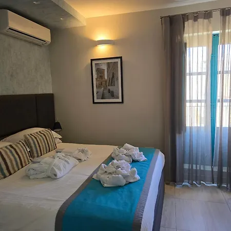 D Townhouse Boutique Suites-3